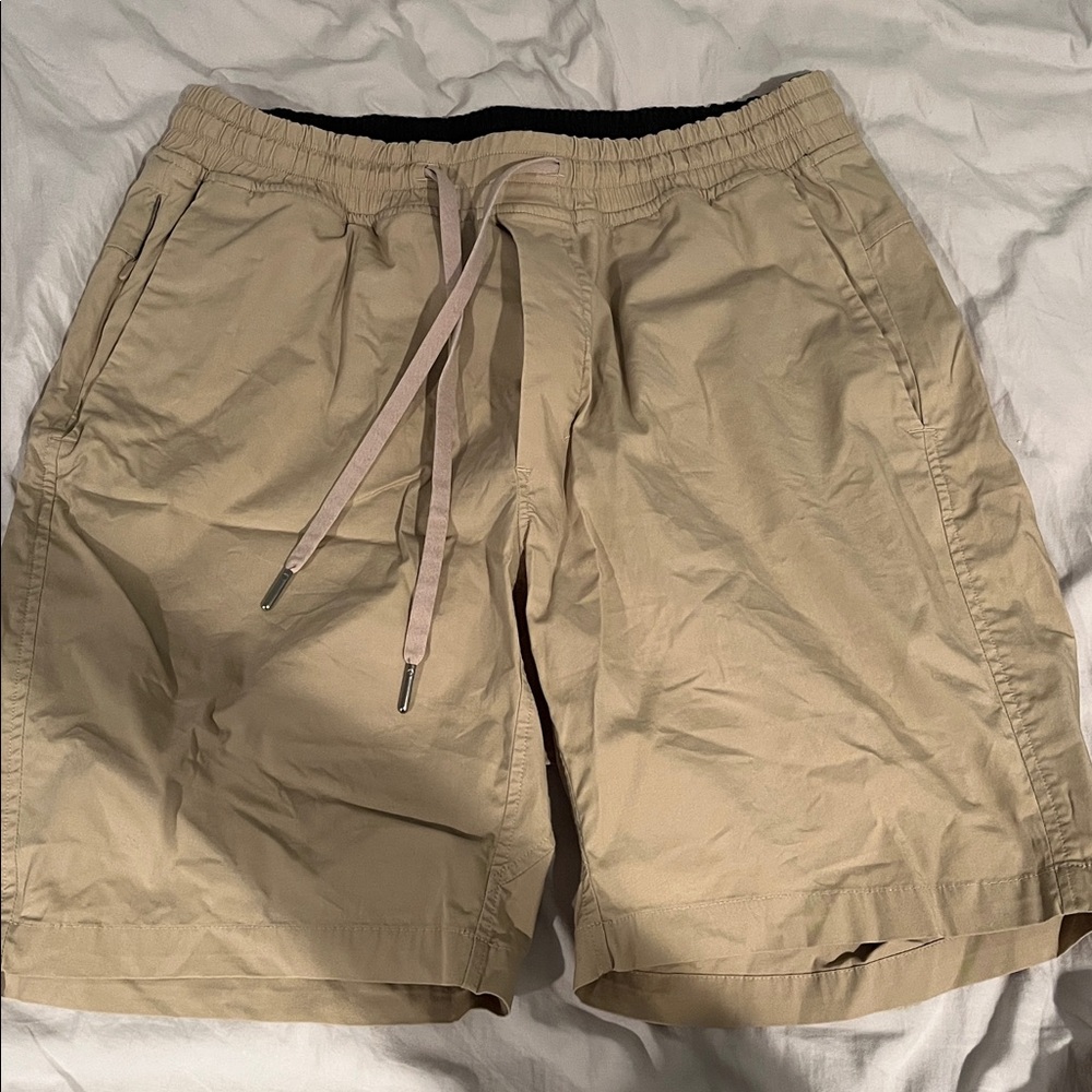 Lululemon Athletica Bowline tan shorts